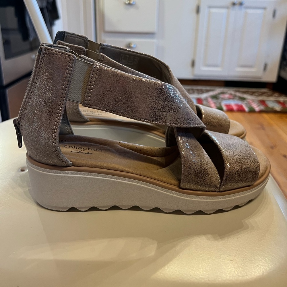 6 Clarks Ankle Strap Wedge Sandals Jillian Rise pewter metallic